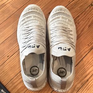 APL Women's TechLoom Wave Sneaker in Grey with Blue/Gray Speckle in size 10